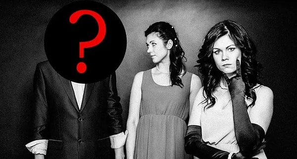 4. Этот писатель привел домой девушку моложе его на 30 лет и сказал жене: «Это Галя. Теперь она будет жить с нами». Супруге ничего не оставалось, как смириться с таким положением вещей.