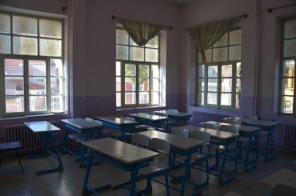 Tevfik Fikret Yatılı Bölge Ortaokulu 5. sınıf öğrencisi Zeynep Esin'in okulunda da yas hakim.