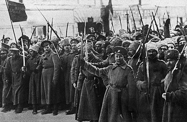 8. Что в 1917 в России называлось "керенки"?