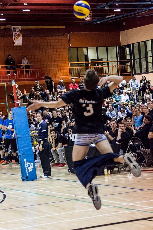 7. Перфоманс на глазах у толпы