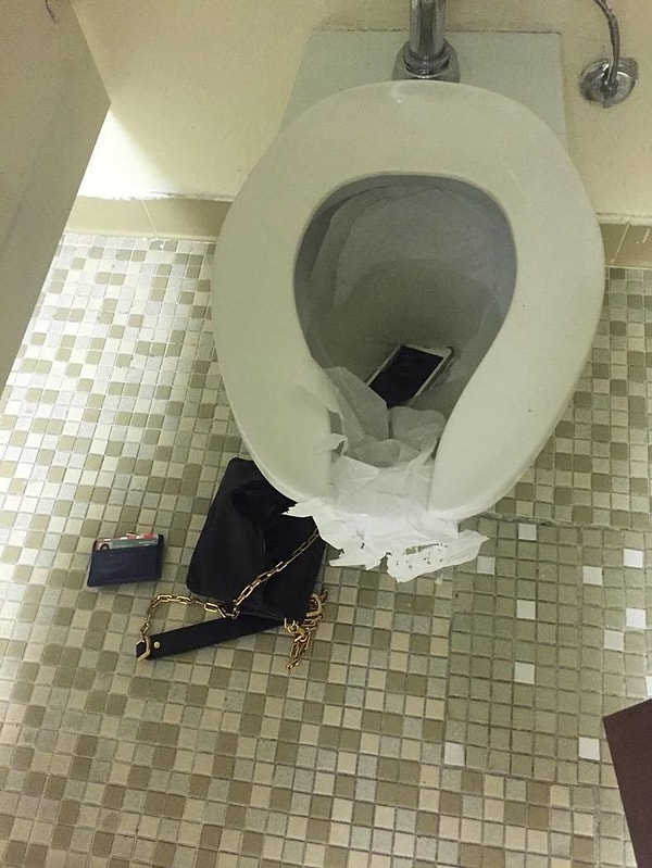 3. Никогда не кладите ничего в задний карман