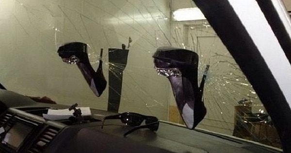 16. Эта фотография могла бы стать отличной рекламой для замены автостекол