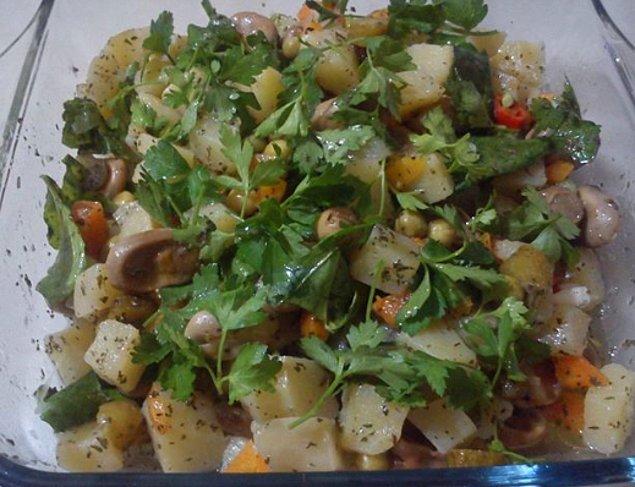 6. Baklalı Bezelyeli Patates Salatası Tarifi