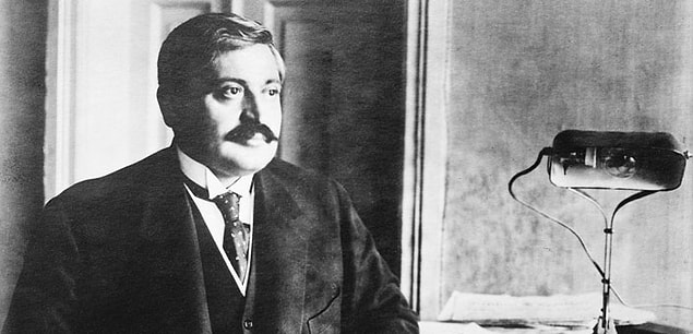 Kasım 1919'da yurt dışına kaçmış olan Talat Paşa İsviçre’nin Montrö şehrinde Emir Faysal’ın adamları ile Mısır ve Suriye’den gelen heyetlerle gizli bir görüşme yapmış.