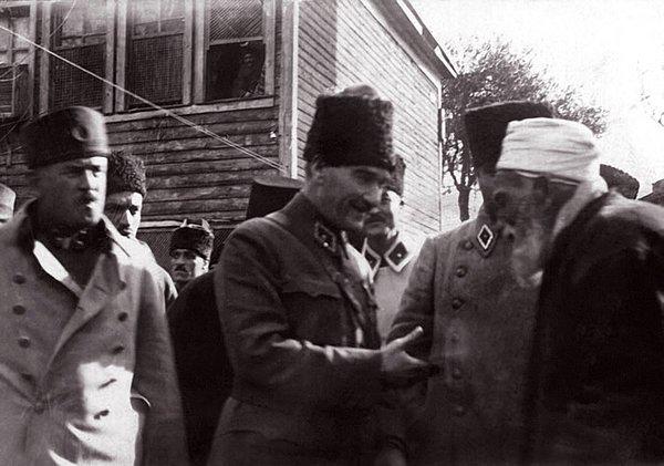 Ayrıca anlaşmanın Talat Paşa üzerinden yapılması sanıldığının aksine Atatürk ile İttihatçılar arasında sürekli bir husumet olmadığını, Anadolu'nun işgali sırasında aralarında bir irtibat olduğunu gösteriyor.