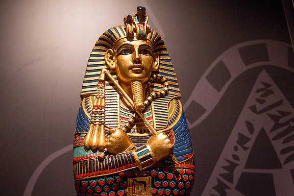 13. Древнеегипетского царя называли...