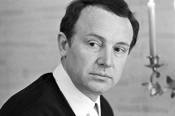 10. И, наконец, кто на фото?