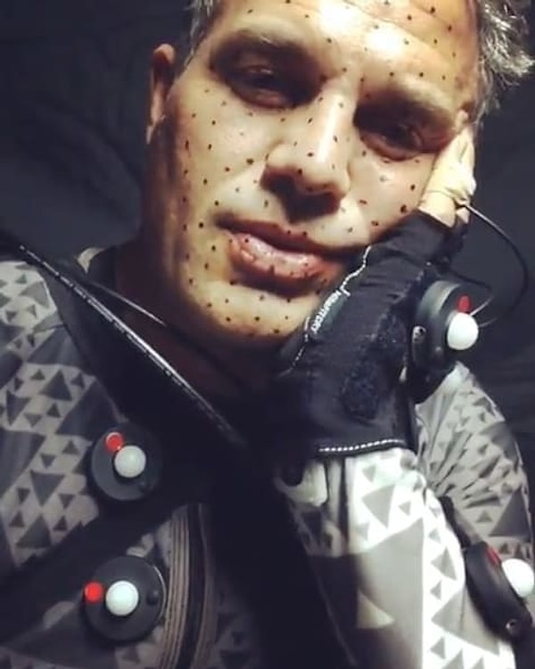 10. Точки на лице актера нужны для того, чтобы поверх его лица создать зеленого монстра