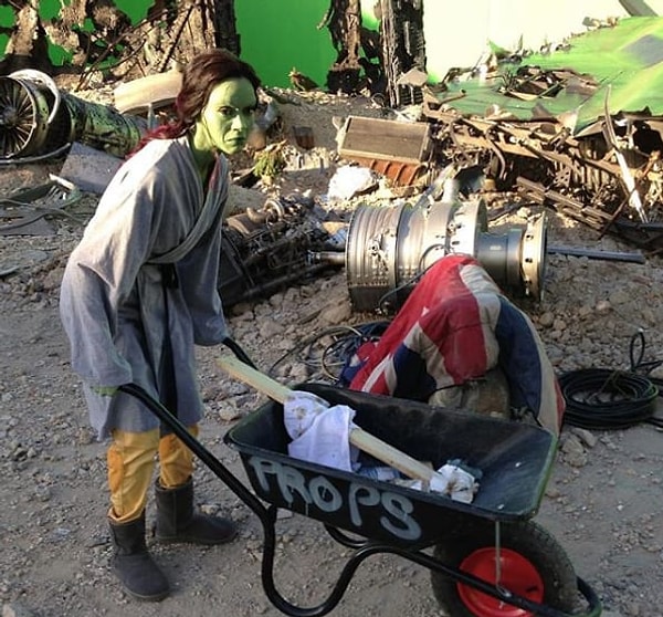 24. Зои Салдана после смерти своей героини нашла себе новую работу