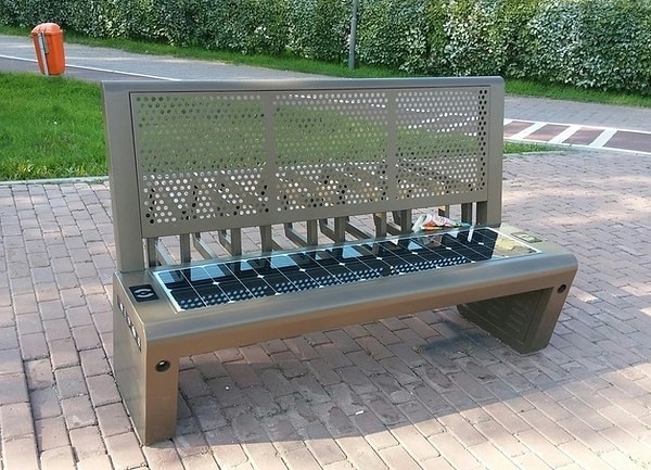 7. Современная скамейка