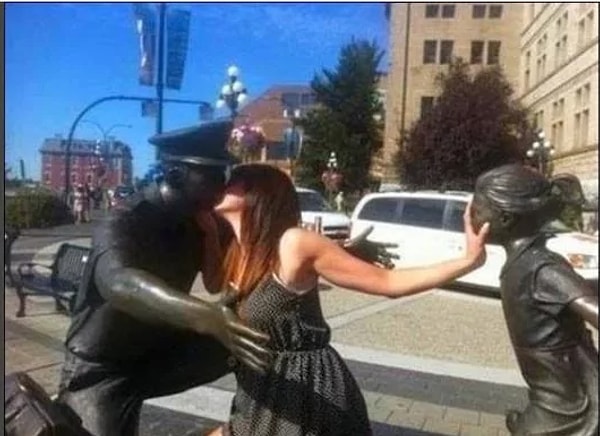 3. "А ты, малая, подожди в сторонке"