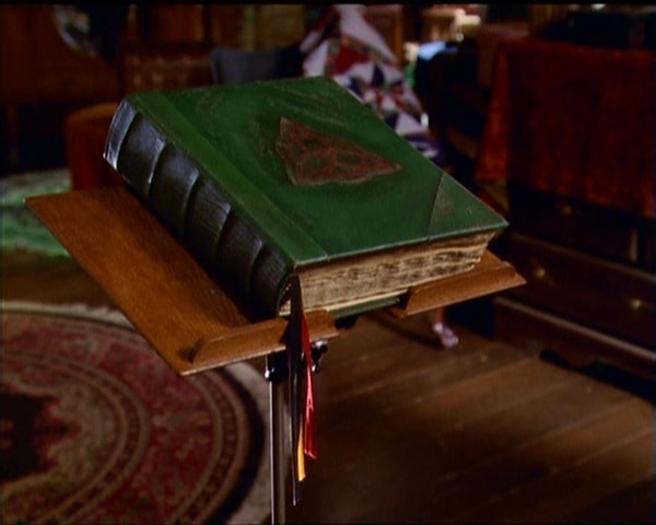 12. Из какого сериала эта книга?