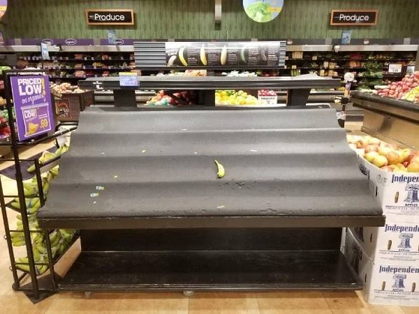 2. "Сегодня мы продали все бананы, кроме одного"