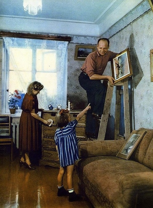 2. В новой квартире, Москва, 1953 год