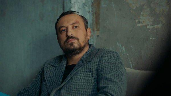 En son Babil dizisinde yer alan Onur Saylak aynı zamanda yönetmenlik de yapıyor. En son işleri ise bir çoğumuzun severek izlediği Şahsiyet, Uysallar ve Boğa Boğa projeleriydi.