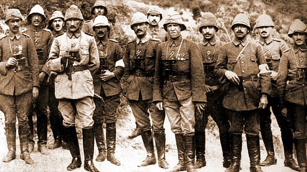 1916 - Mustafa Kemal, Miralaylığa (Albaylığa) yükseltildi.