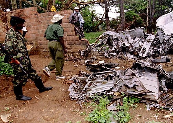 1994 - Ruanda Devlet Başkanı Juvénal Habyarimana ve Burundi Devlet Başkanı Cyprien Ntaryamira'nın bindikleri uçak, bir roket saldırısı sonucu düştü.