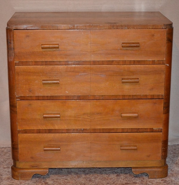 4. Здесь вы не должны ошибиться! Как называется этот предмет мебели, от которого просто веет советским духом?