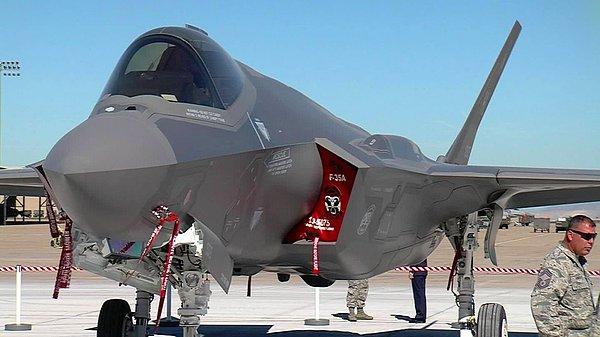 Pentagon açıklamasında, "Türkiye'nin F-35 savaş uçakları için ürettiği parçaların yerini alabilecek ikincil kaynakları oluşturuyoruz" ifadeleri de yer aldı.