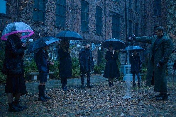 11. Şubat ayında yayınlanan ilk sezonuyla geniş izleyici kitlesine ulaşan Netflix dizisi The Umbrella Academy, 2. sezon onayını aldı.