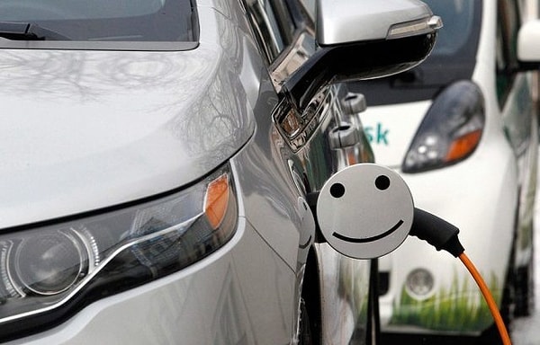 8. Что в нашей стране является существенным недостатком использования электрокаров?