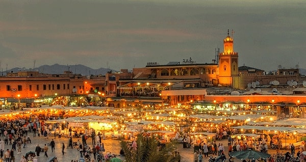 5. Марокканцы говорят на ...