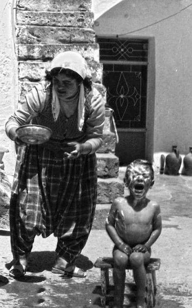 10. Dışarda banyo keyfi, Adana 1980.