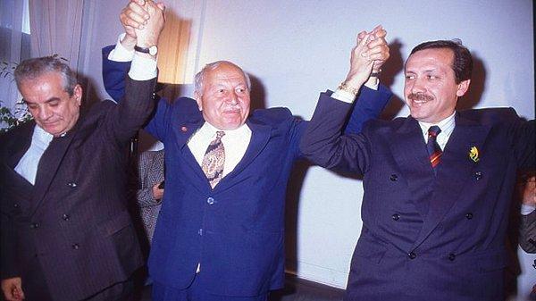 İmamoğlu'nun basın açıklamasının sonunda paylaştığı fotoğraf 1994 yılındaki seçimlerden.