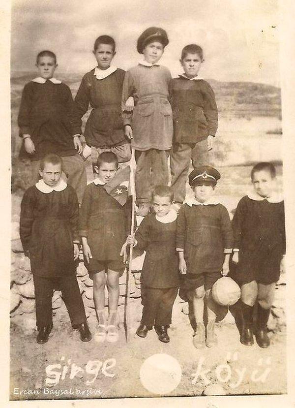 20. Sirge Köyü'ndeki ilkokul öğrencileri, Uşak 1965.
