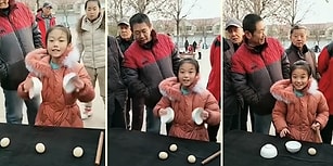 El Çabukluğuyla Yaptığı Sokak Gösterisinde İnsanları Kendine Hayran Bırakan Ufaklık