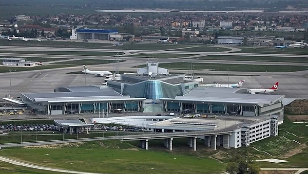 10. Знаете, в какой стране расположен аэропорт "София"?