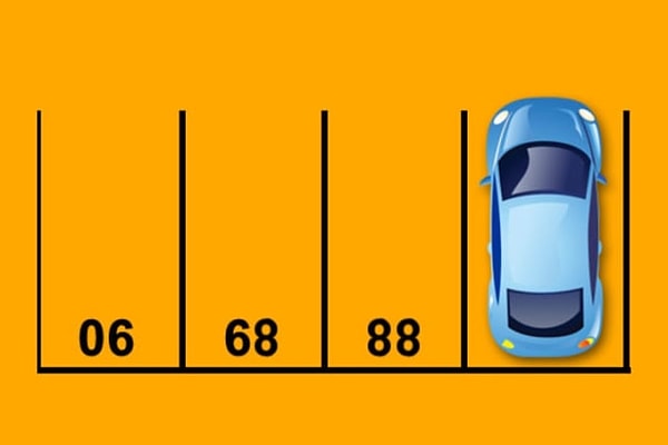 4. Догадайтесь, какой парковочный номер скрыт под машиной.
