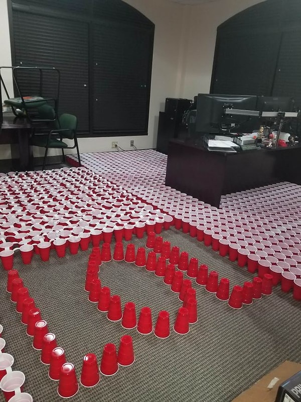 19. А вот и произведение современного искусства подоспело...