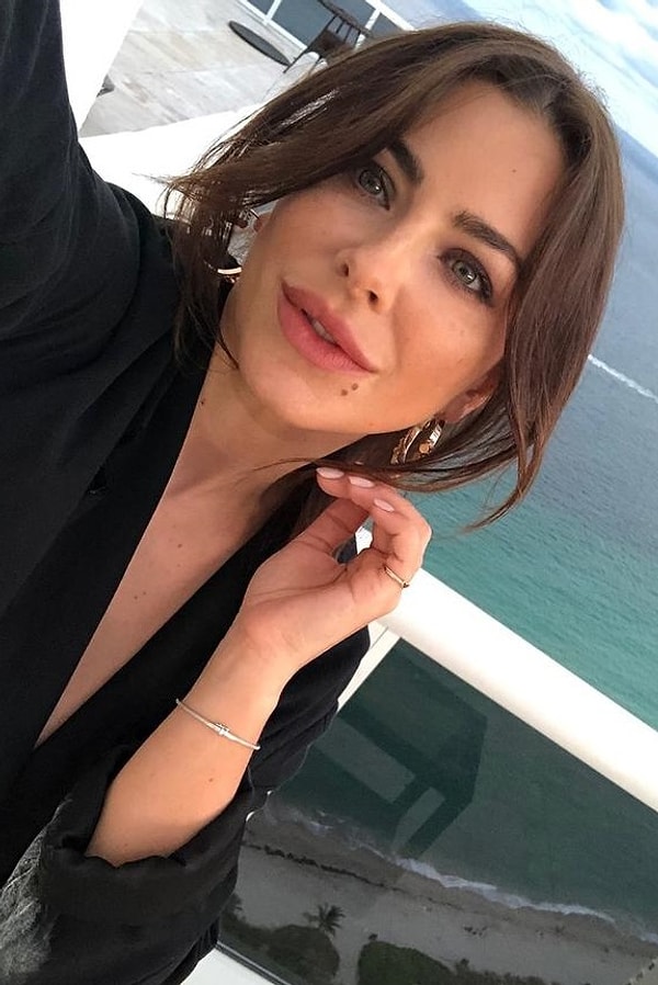 4. Ани Лорак vs. Яна Чурикова — 40 лет