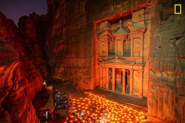Enrico Pescantini bu inanılmaz kareyi Ürdün Petra'da çekti.