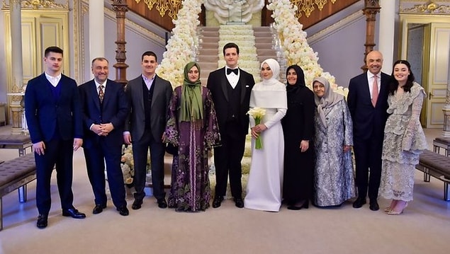 Bildiğiniz üzere Yıldız Holding Yönetim Kurulu Başkanı Murat Ülker'in oğlu Yahya Ülker, iş insanı Fettah Tamince'nin kızı Hatice Temince, Sait Halim Paşa Yalısı'nda aile arasına yapılan nikah töreniyle evlenmişlerdi geçtiğimiz günlerde.