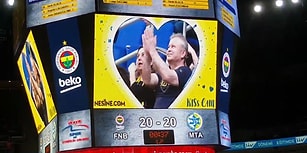 Fenerbahçe Karşılaşmasında Eğlenceli Görüntülere Sahne Olan Kiss Cam Uygulaması