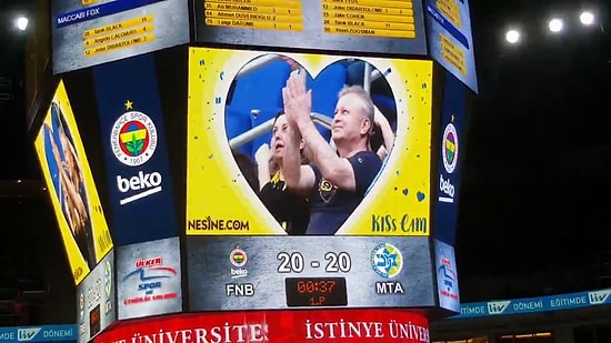 Fenerbahçe Karşılaşmasında Eğlenceli Görüntülere Sahne Olan Kiss Cam Uygulaması