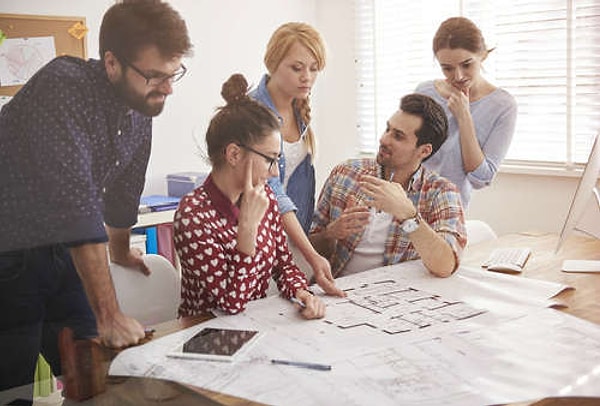 8. И последний вопрос: вы предпочитаете работать в команде или на личный результат?