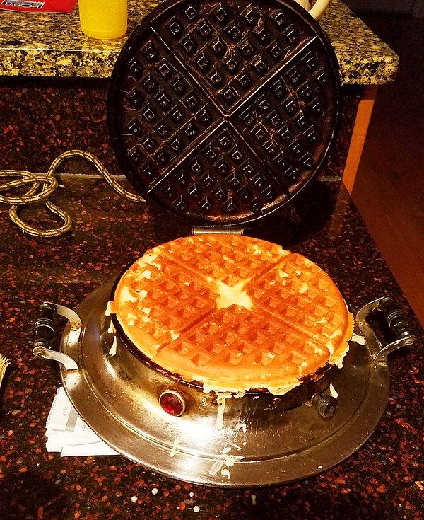 2. "1920'den kalma bu waffle tavası hala kusursuz çalışıyor."