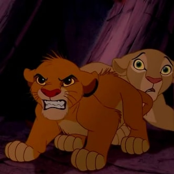 3. А на этом кадре вы можете видеть Симбу и Налу, отправившихся на Слоновье кладбище