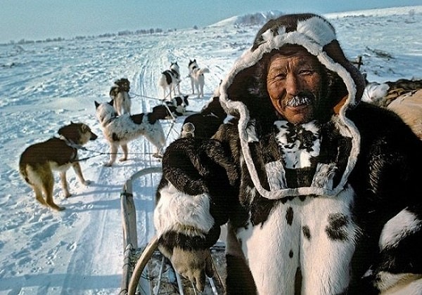 7. Как приветствуют друг друга эскимосы?