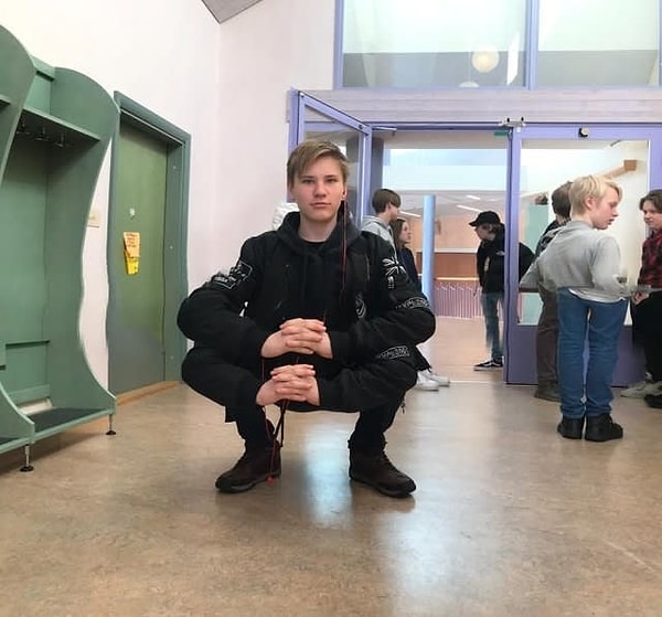 4. Странно, что головы не две...