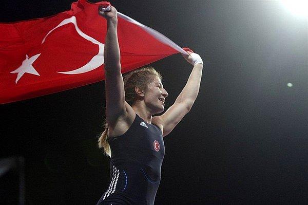 Yasemin Adar, Avrupa Şampiyonası'nda 76 kiloda rakibi Kuenz'i mağlup ederek altın madalya kazandı!