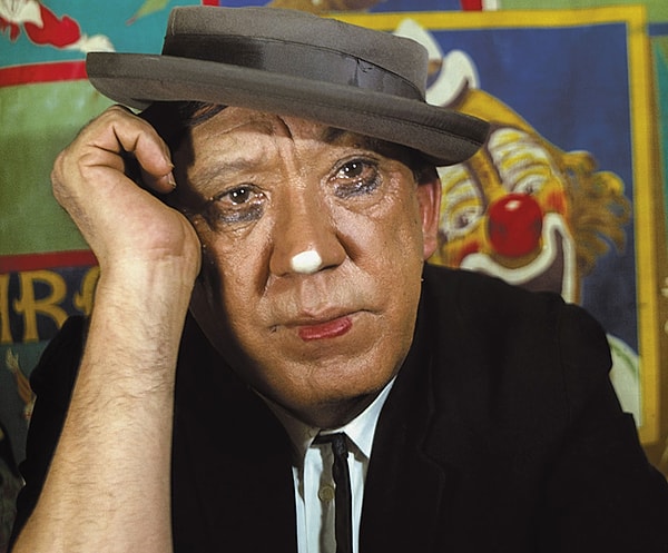 1. Начнем с элементарного вопроса. Кто этот человек?