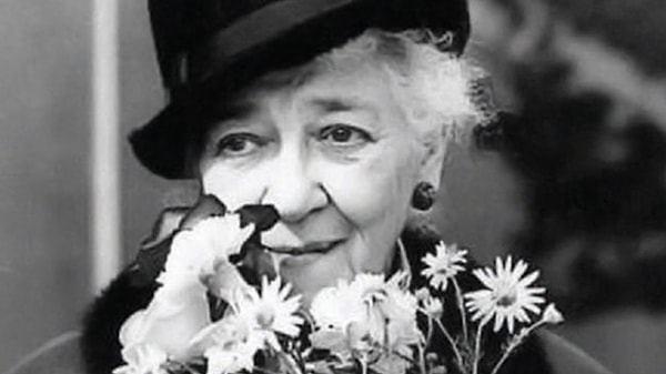 13. И последний вопрос. Назовите имя этой несравненной актрисы, смешившей народ своими острыми высказываниями: