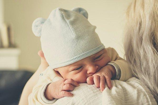 10. Bebekler 1 aylık olana kadar gözyaşı dökmezler.