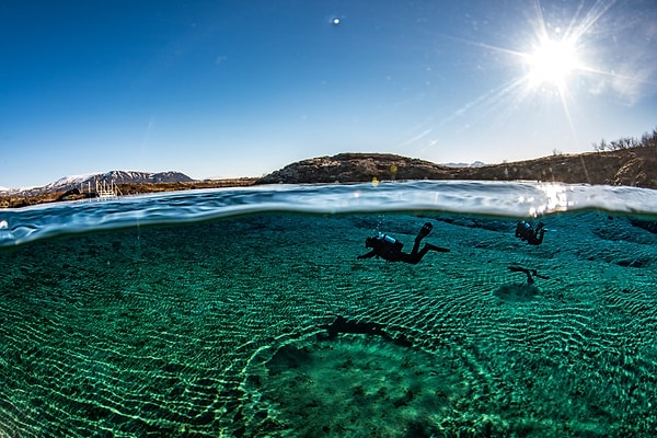 8. Какая страна после окончания действия Акта об унии в 1944 году провела 4-дневный референдум и стала независимой республикой 17 июня того же года, а возглавил ее первый президент, Свейдн Бьёрнссон?