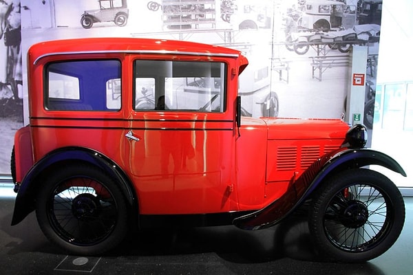 3. Какой марки этот красавец?