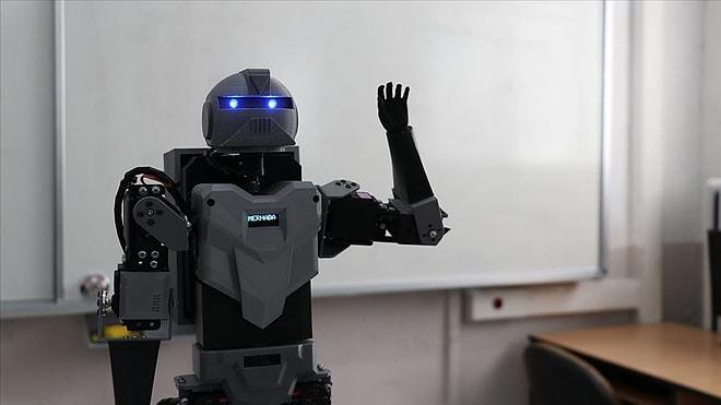 Parçaları 3 Boyutlu Yazıcıyla Üretildi: Denizli'de Lise Öğrencileri İnsansı Robot Yaptı